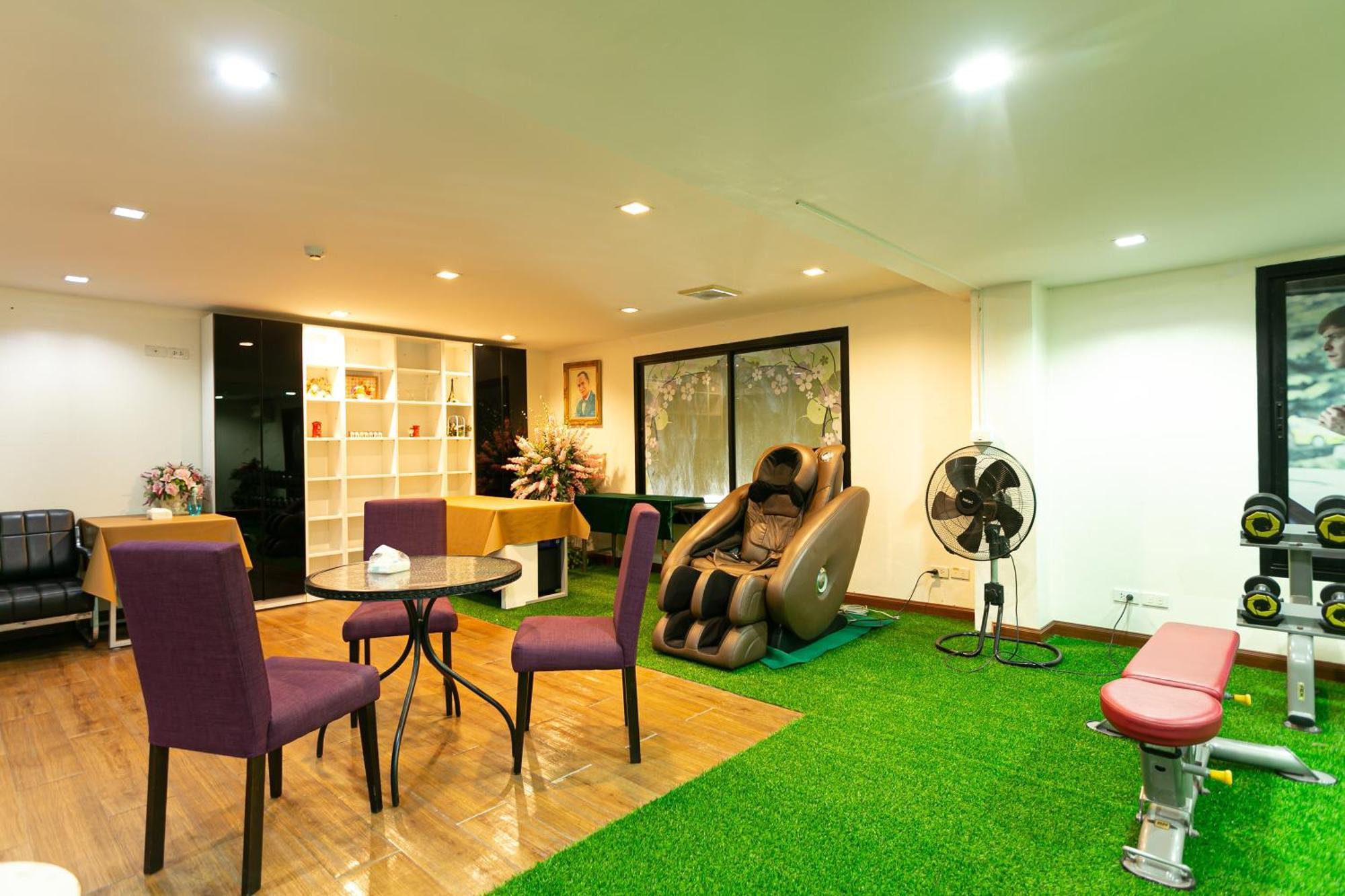 Grand Ratchapruek Hotel Pak Kret Buitenkant foto